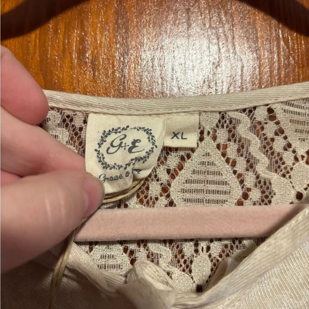 GRACE & EMMA Beige Ruffle Blouse with Lace Size XL - Picture 2 of 6